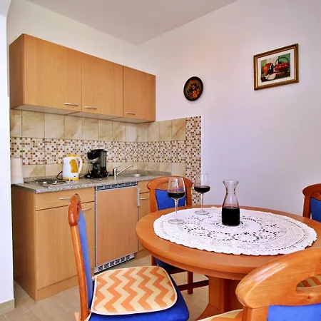 Zlatica Guest house 3*